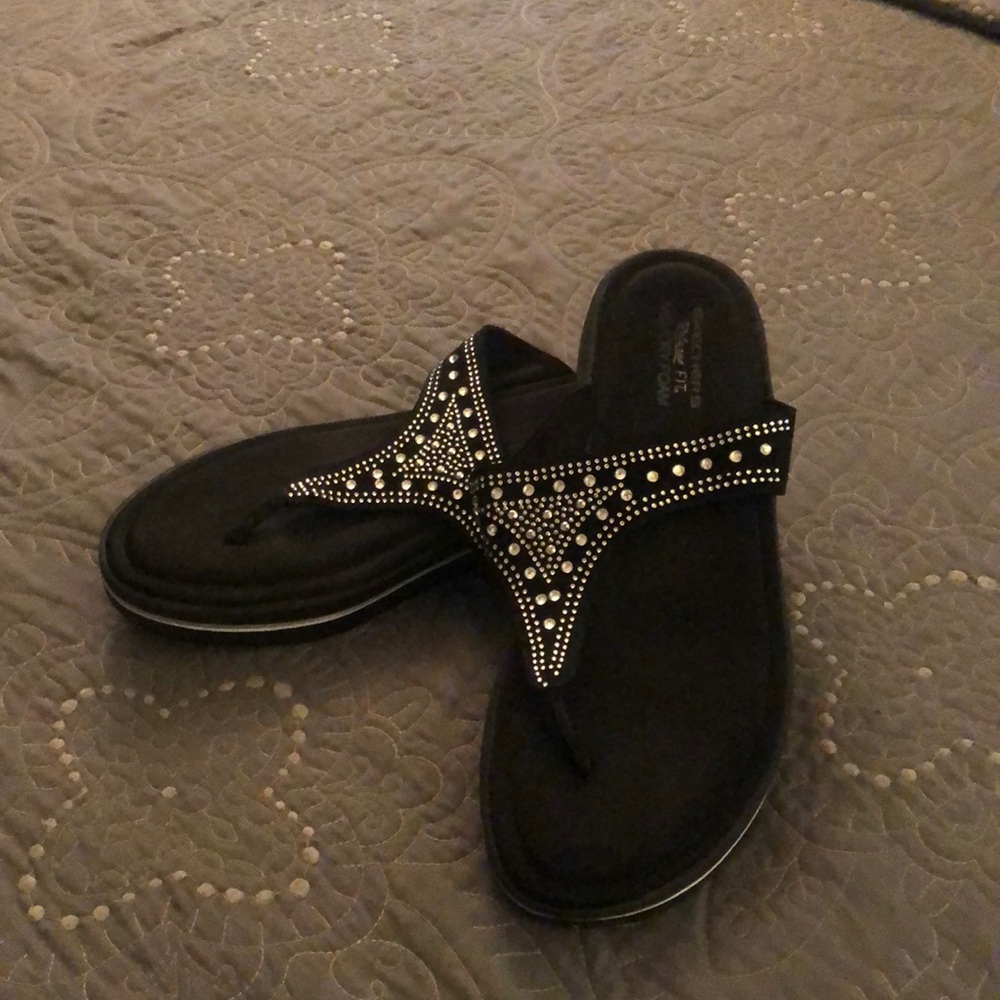 Sketchers memory foam Rhinestone flip flops